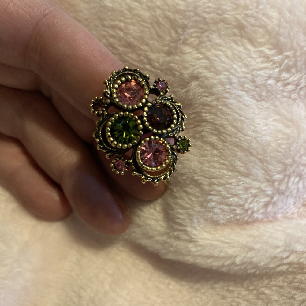 VINTAGE 70's SARAH COVENTRY GOLD-TONE AUSTRIAN LIGHTS ADJUSTABLE RING